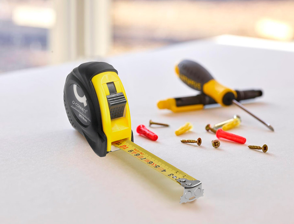 FLEXOMETRO Q-CONNECT CON FRENO MATERIAL ANTICHOQUE 25 MM DE ANCHO LONGITUD 8 MT