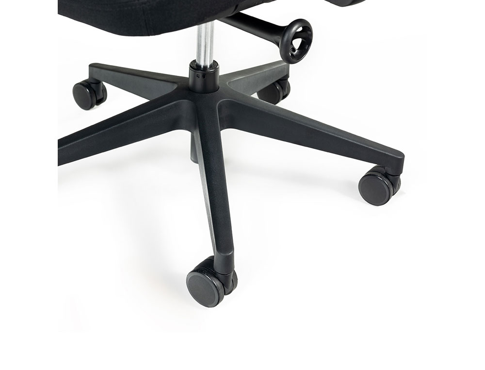 SILLA ROCADA DIRECCION BRAZOS REGULABLES BASE POLIMERO RESPALDO Y ASIENTO EN TELA IGNIFUGA AZUL 610X680X1075 MM