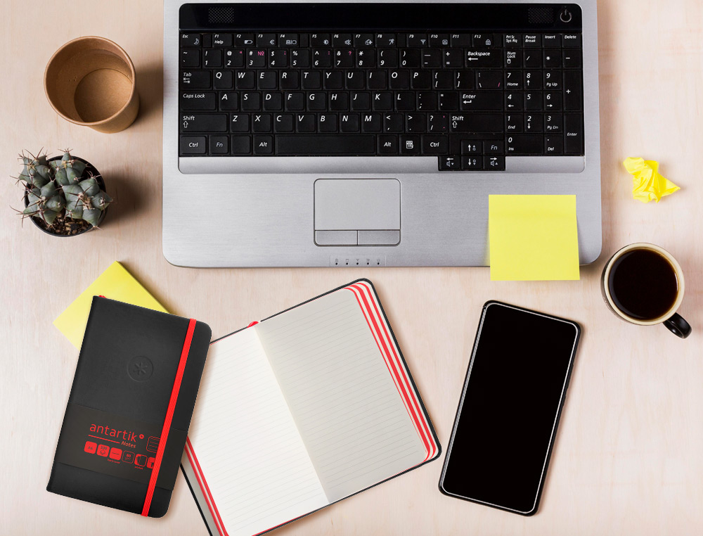 CUADERNO CON GOMILLA ANTARTIK NOTES TAPA DURA A6 HOJAS RAYAS NEGRO Y ROJO 100 HOJAS 80 GR FSC