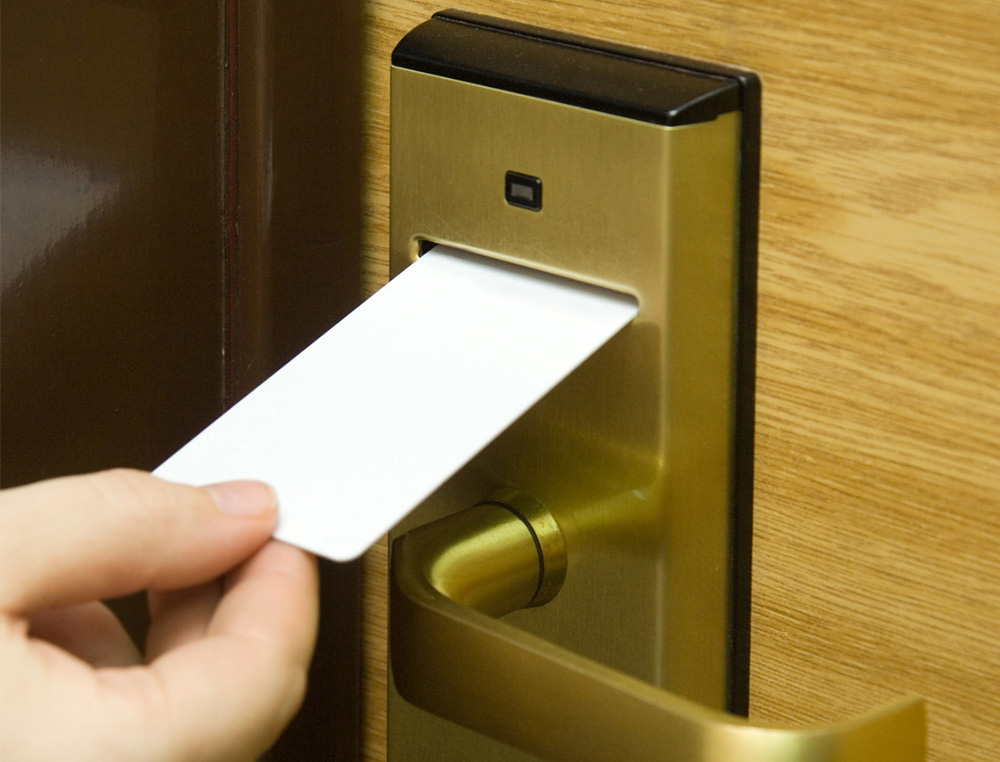 TARJETA LIMPIADORA Q-CONNECT DE BANDA MAGNETICA CAJA DE 20 UNIDADES